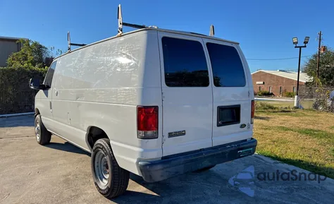 2010 Ford Econoline E250 Van z USA, uszkodzony, nr VIN 1FTNE2EL4ADA60332